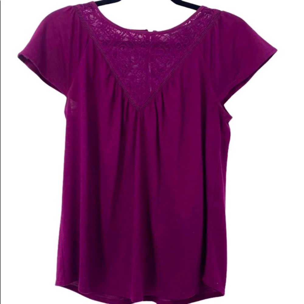 White House Black Market Plum Lace V-Neck Tee SzM